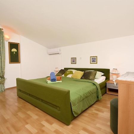 Apartment And Rooms Artina Vodice Exterior photo