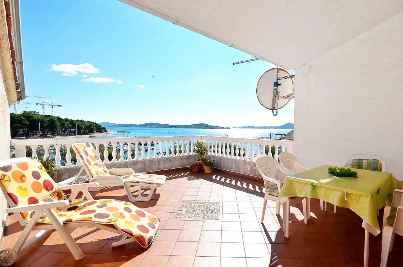 Apartment And Rooms Artina Vodice Exterior photo