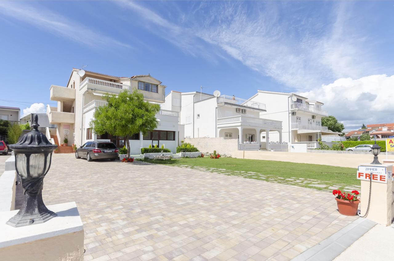 Apartment And Rooms Artina Vodice Exterior photo